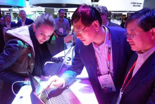 杨元庆在巴塞罗那