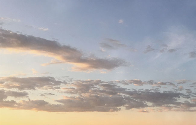  CSS3雾气飞过动画特效